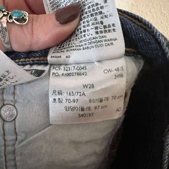 Levi's 501 Button Fly Shorts Size 28 - Picture 6 of 6